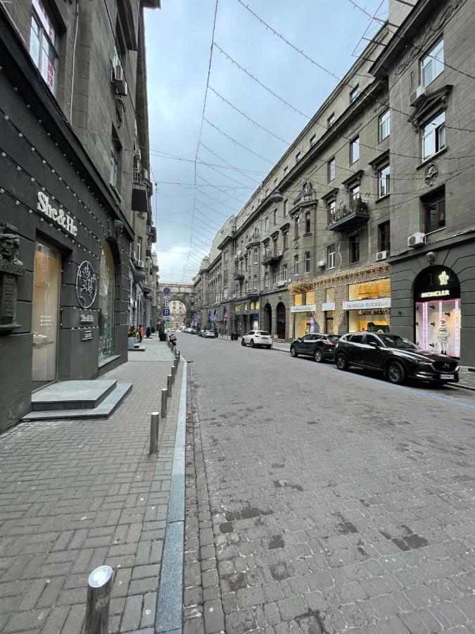 Amazing Passage Apartments Kyiv Exterior photo